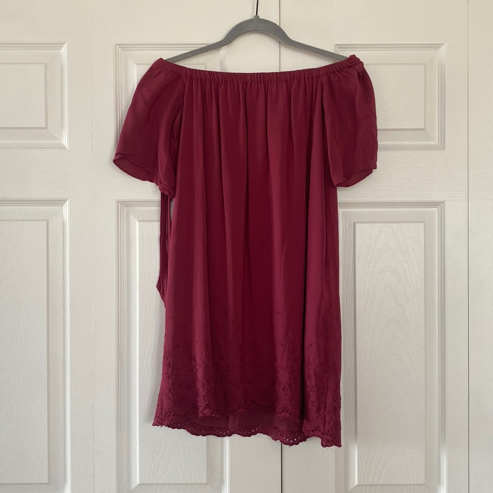 Super cute off the shoulder maroon dress